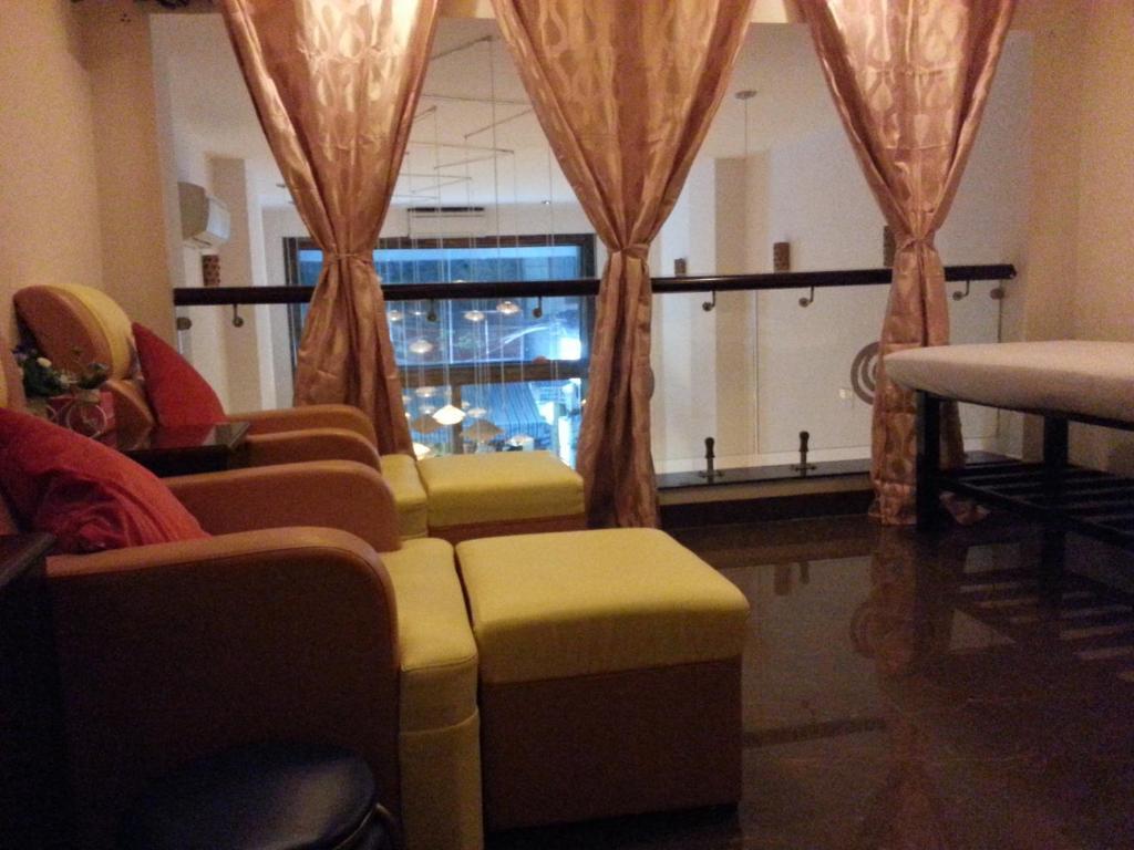 Pink Tulip Hotel ホーチミン市 エクステリア 写真