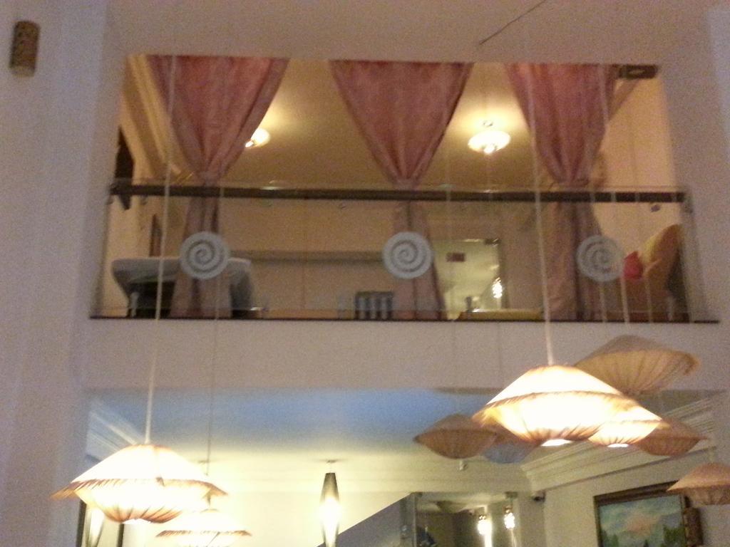 Pink Tulip Hotel ホーチミン市 エクステリア 写真